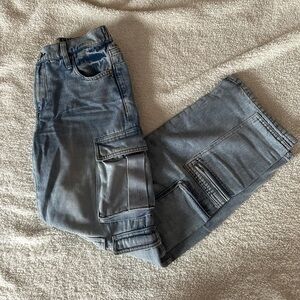Alice and Olivia Cargos